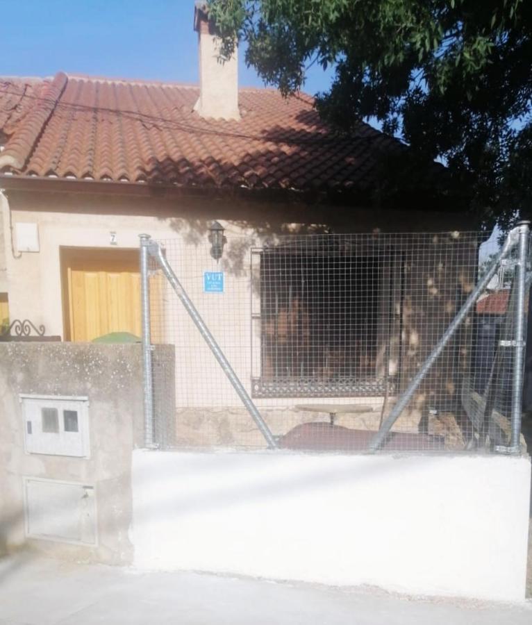 Casa De Los Abuelos Ortigosa del Monte Bagian luar foto